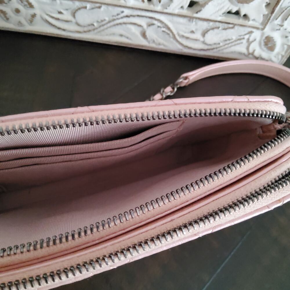 Chanel Gabrielle Clutch With Chain Iridescent Pink Quilted Lambskin Crossbody - Picture 12 of 16